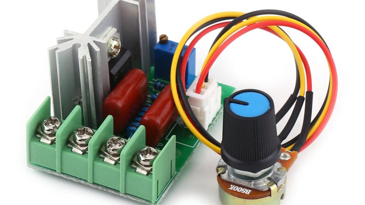 Régulateur de tension AC 50-220V 2000W - ELECTRONIQUE - Nozzler